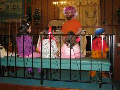 Rabbi Prepares to read the Megillah